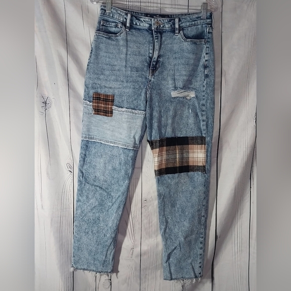 Hollister Denim - Hollister Ultra High-Rise Mom Jeans With Plaid Patchwork With Raw Hem